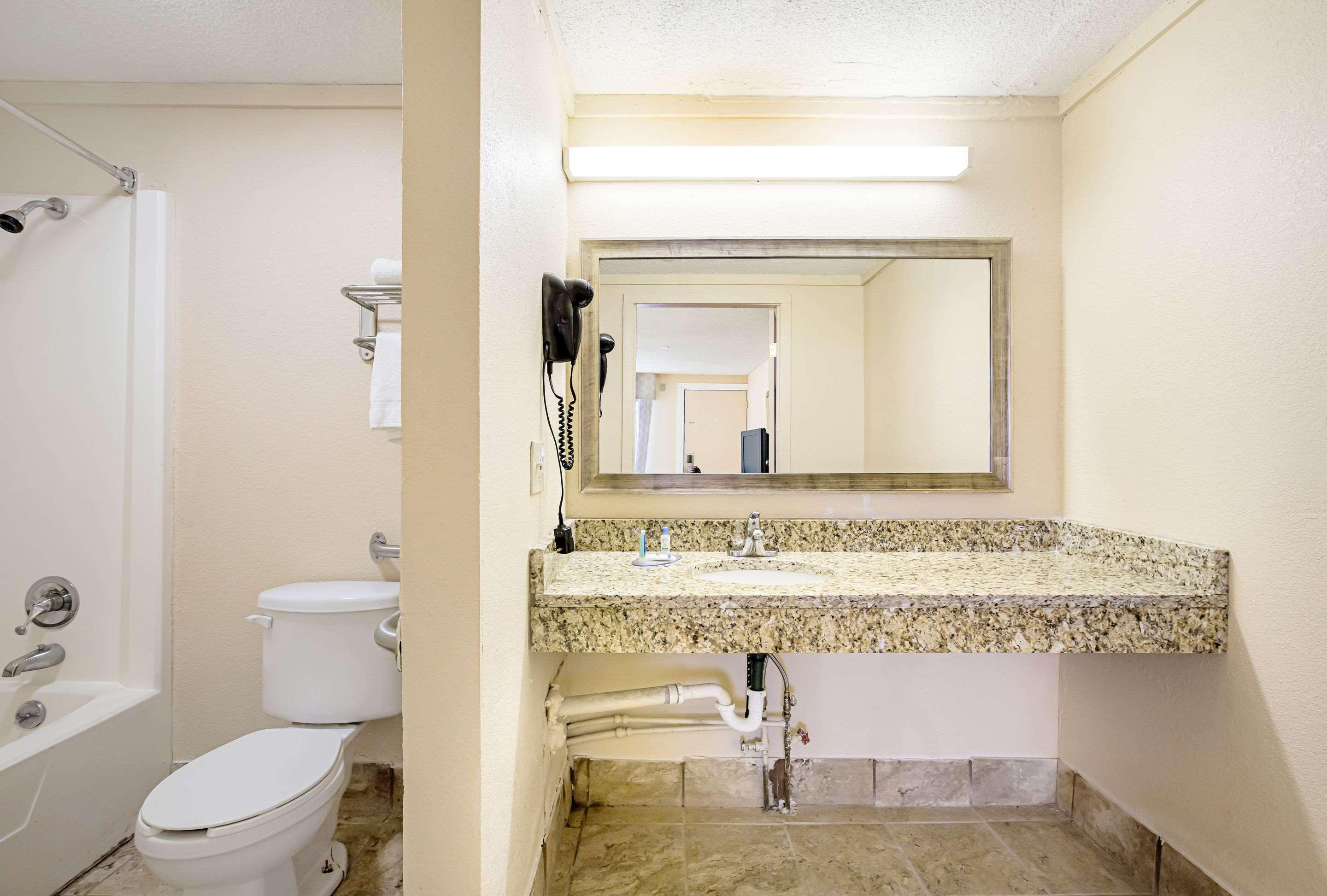 רומולוס Rodeway Inn Metro Airport מראה חיצוני תמונה